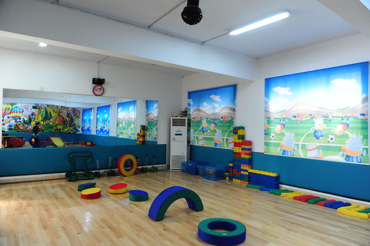 啟樂(lè)園感統(tǒng)訓(xùn)練室